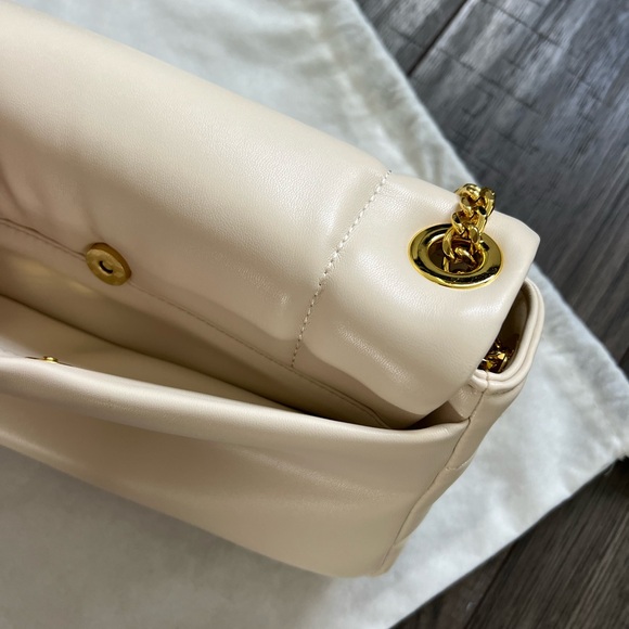 Puffy Faux Leather Chain Strap Purse - Picture 4 of 5